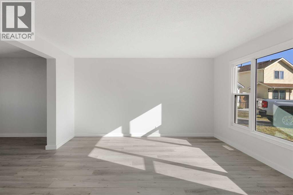 327 Abalone Place NE