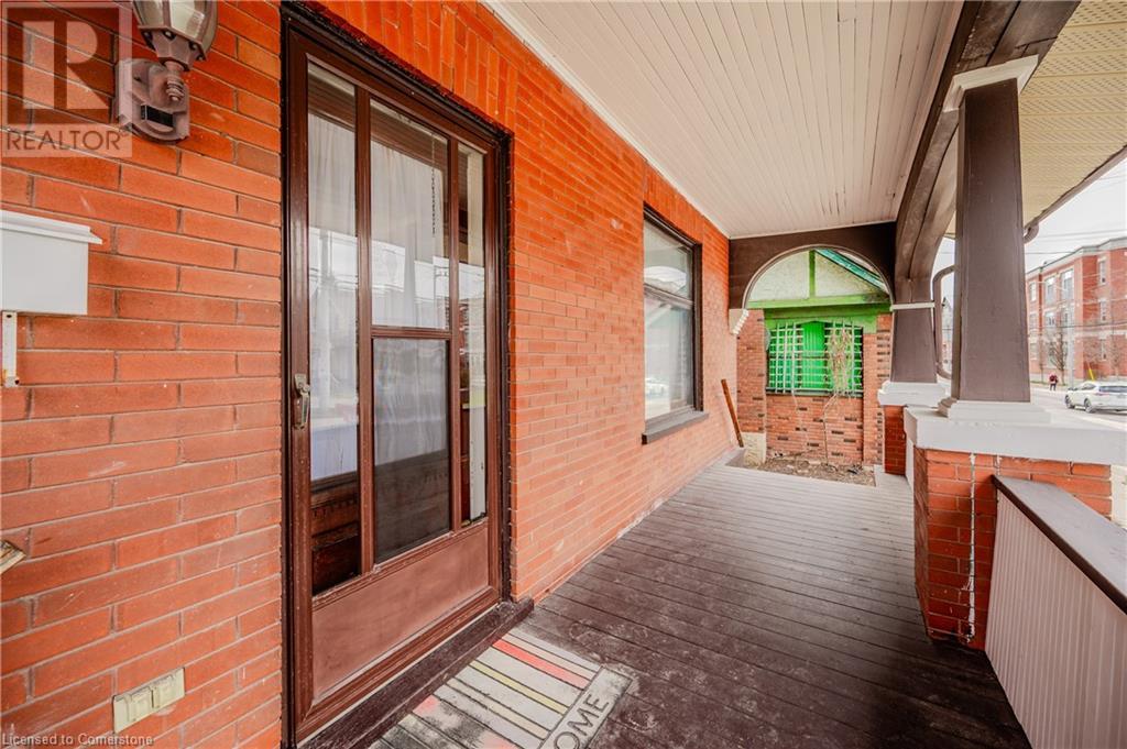 51 CEDAR Street N