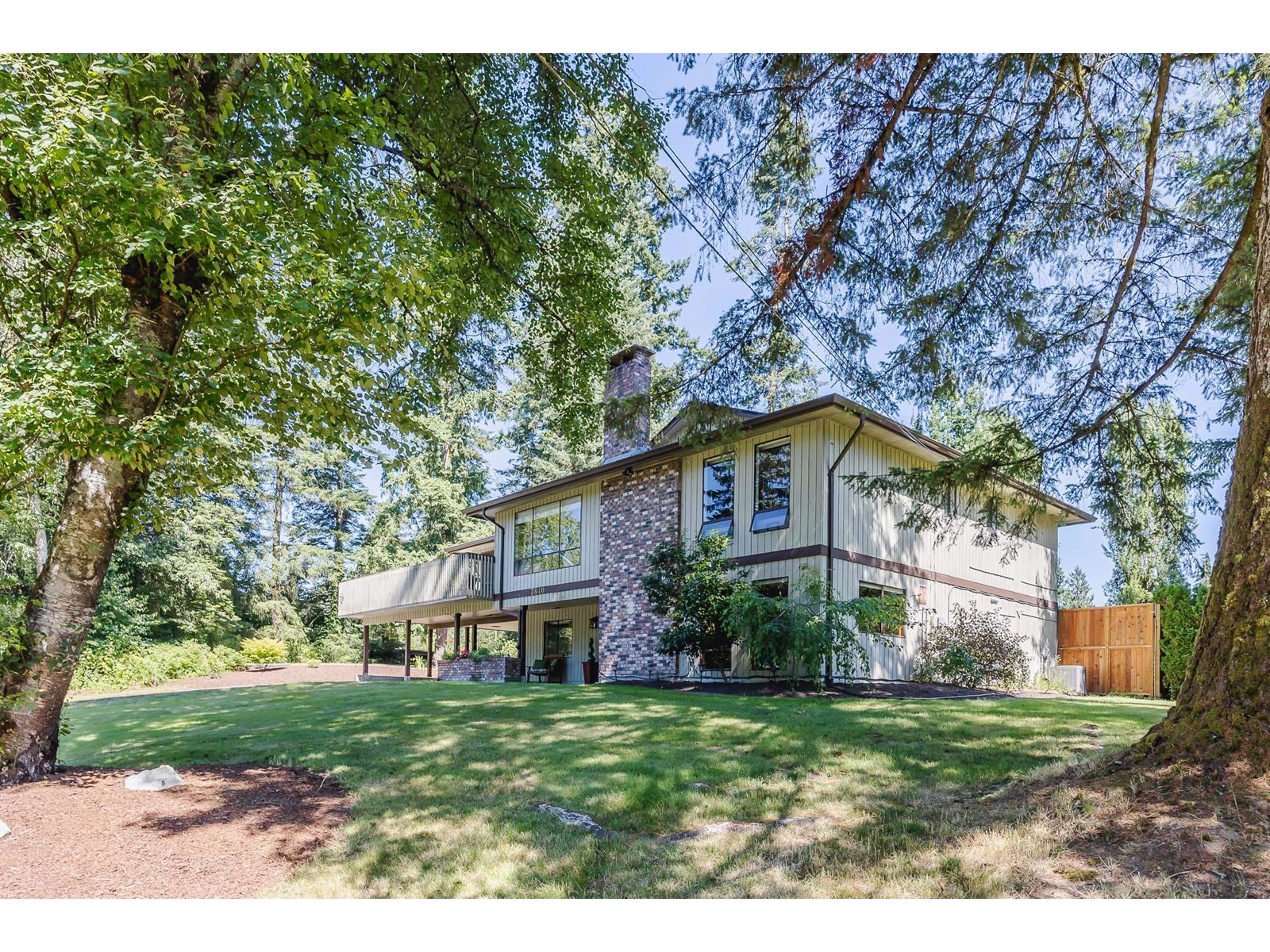 7840 227 CRESCENT