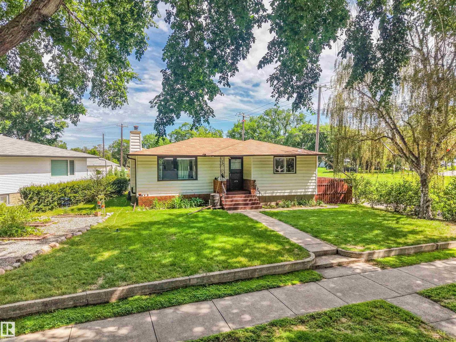9513 81 ST NW