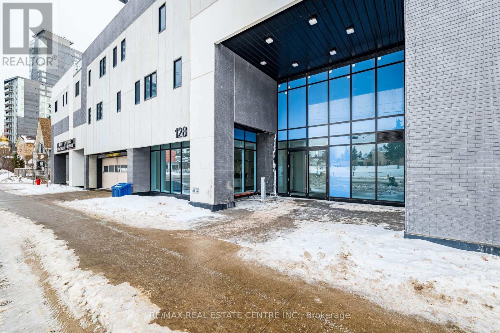 1007 - 128 KING STREET N