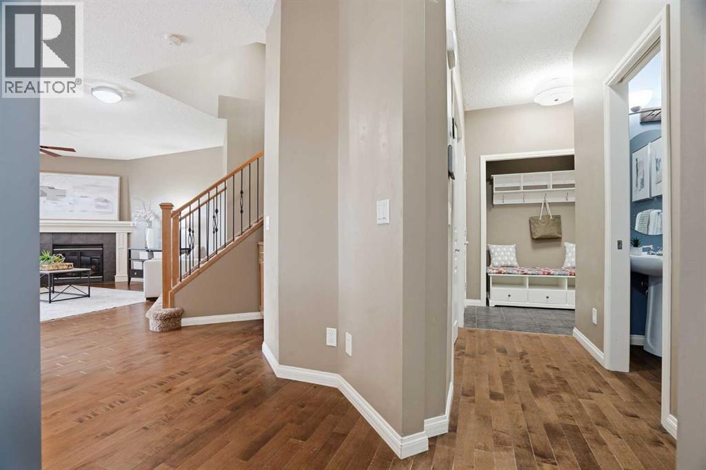 99 Aspen Hills Close SW