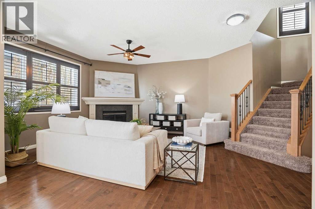 99 Aspen Hills Close SW
