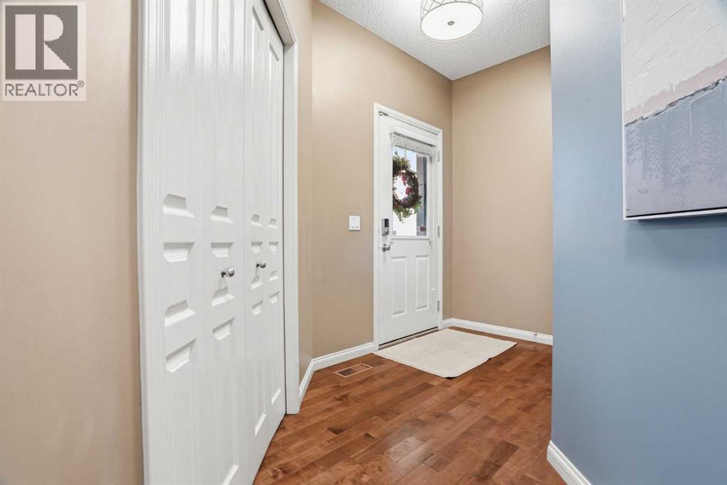 99 Aspen Hills Close SW