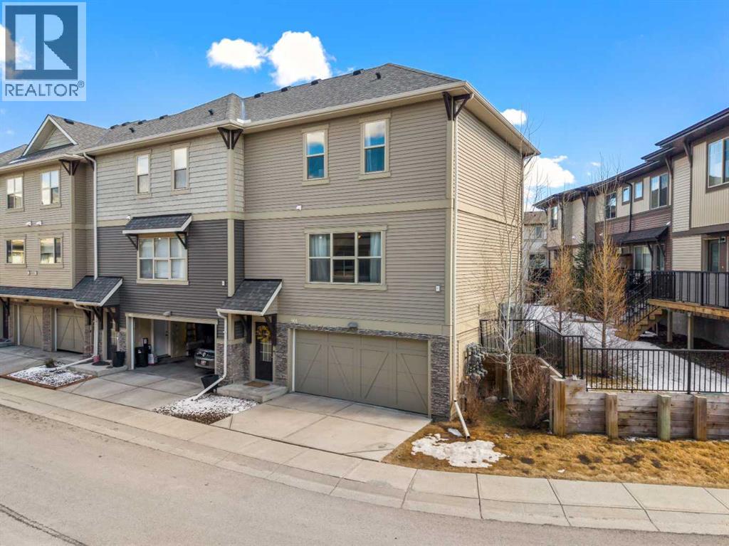 901, 32 Horseshoe Crescent