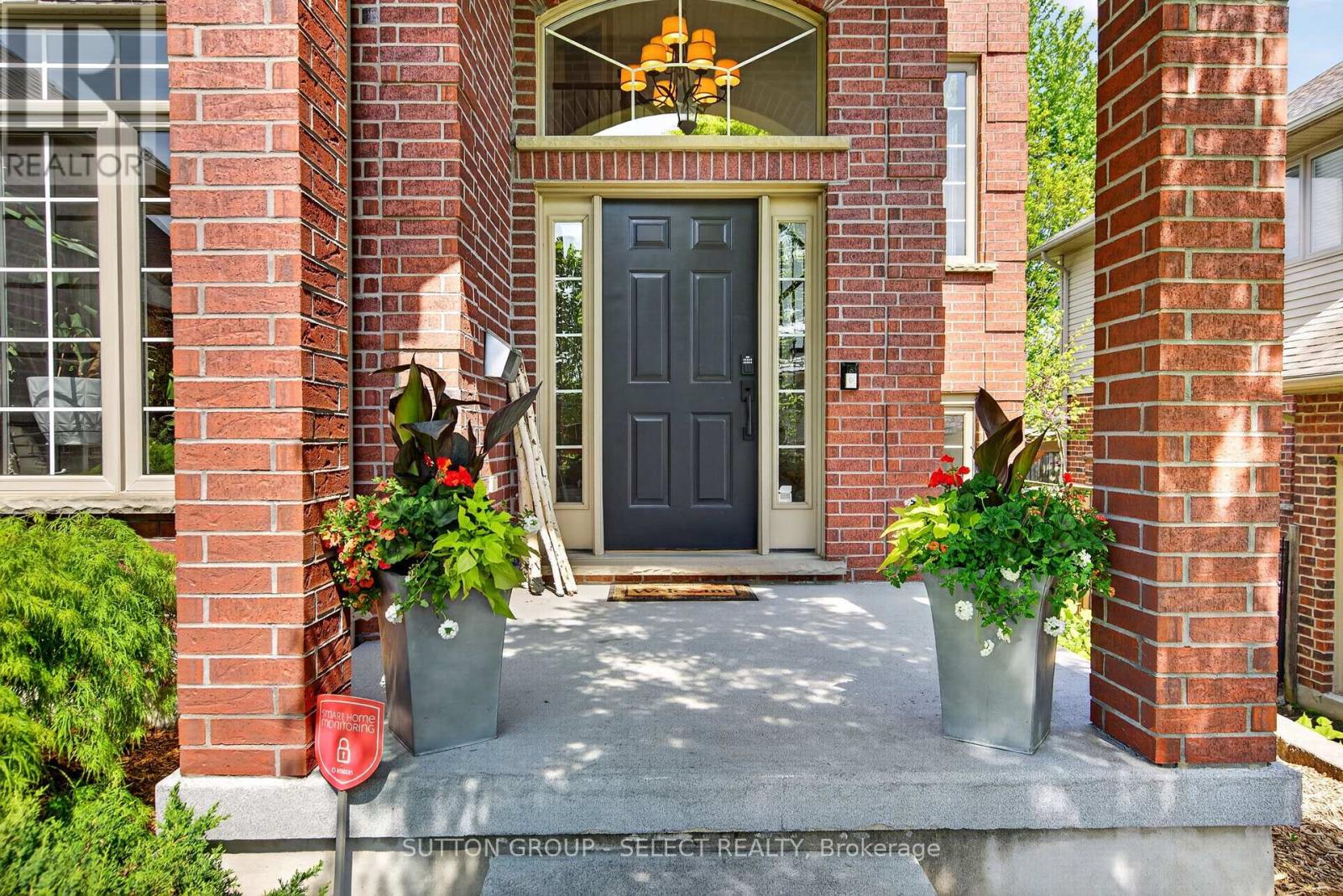 290 CHAMBERS COURT