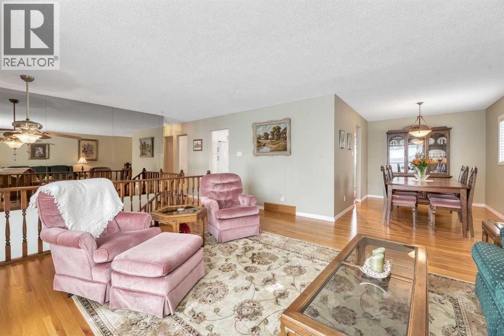 12132 Lake Waterton Crescent SE