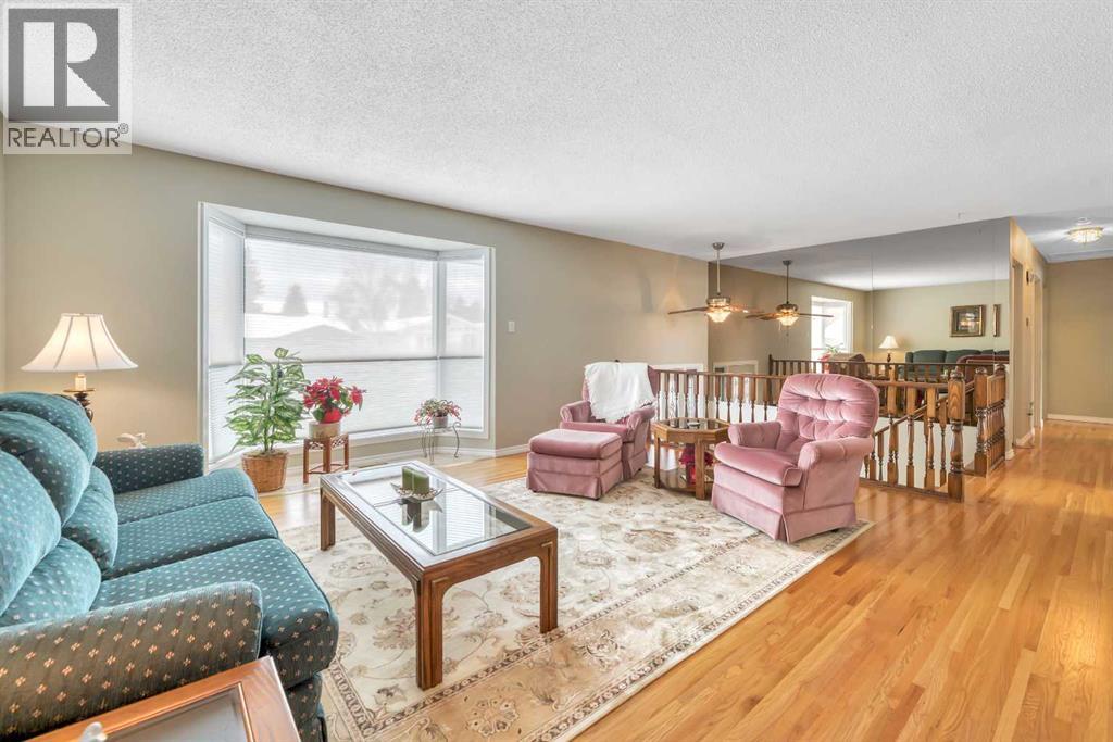 12132 Lake Waterton Crescent SE