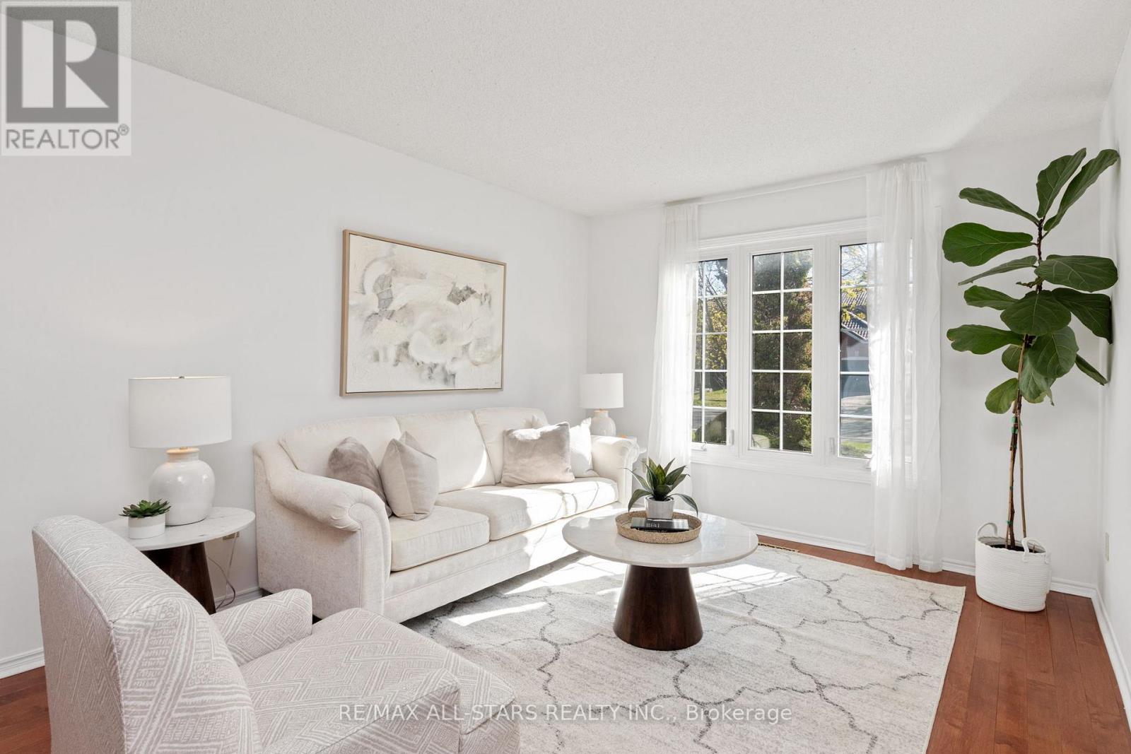 83 JOHN STIVER CRESCENT