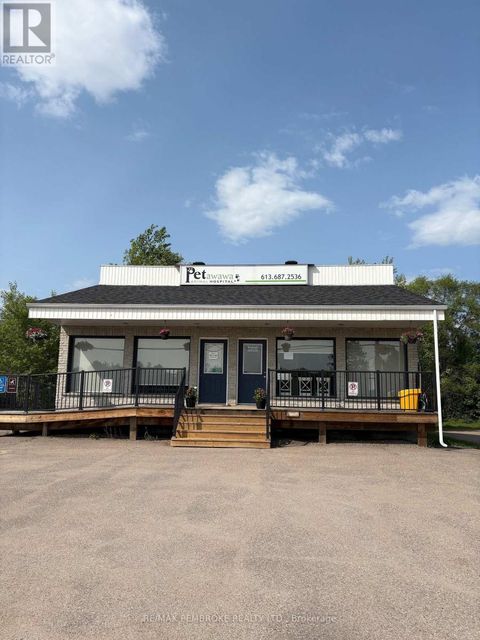 3261 PETAWAWA BLVD BOULEVARD Petawawa ON K8H1X8