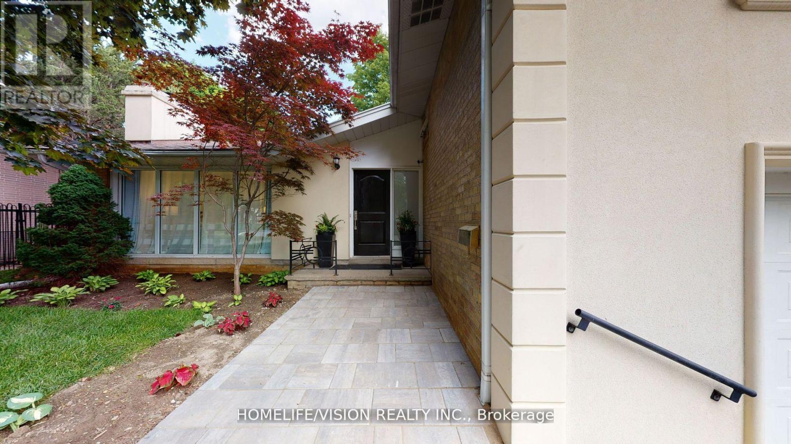12 FLAREMORE CRESCENT
