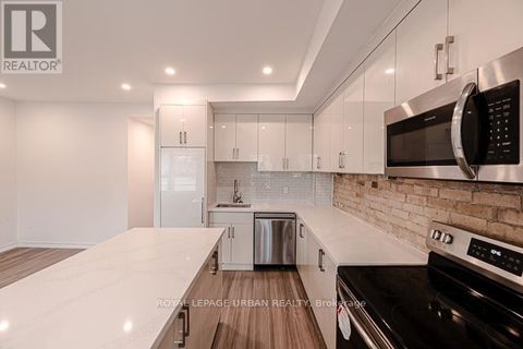 3 - 991 QUEEN STREET E Toronto (South Riverdale) ON M4M1K2