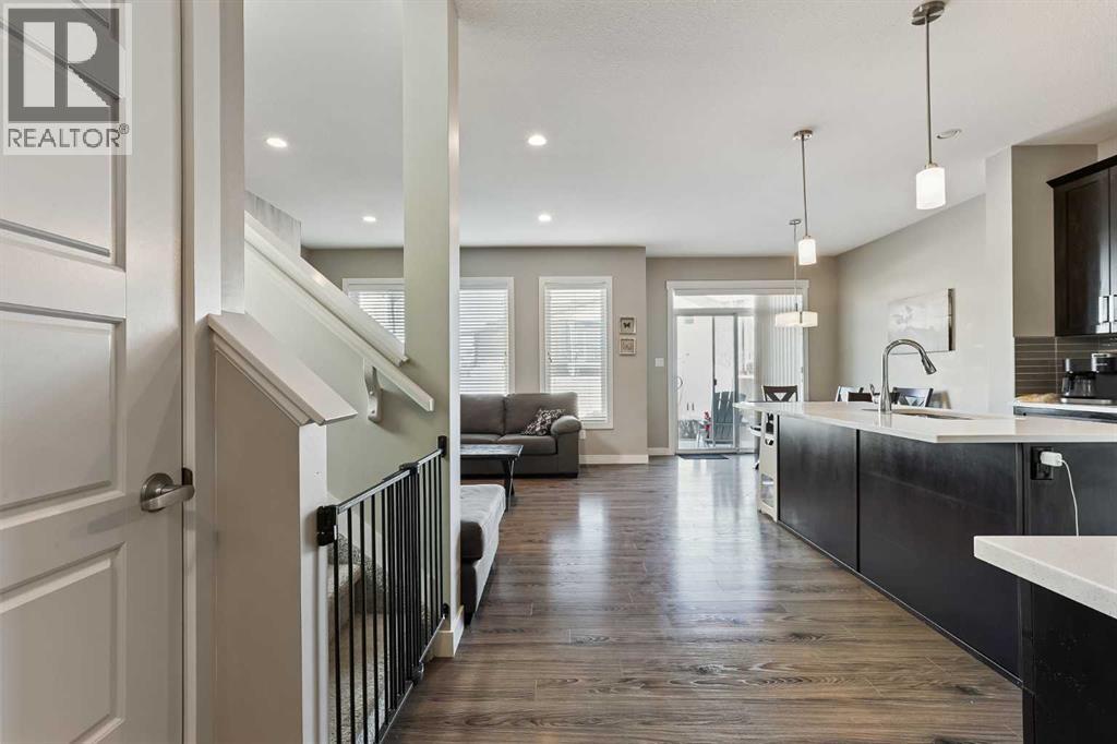 622 Moonlight Lane W