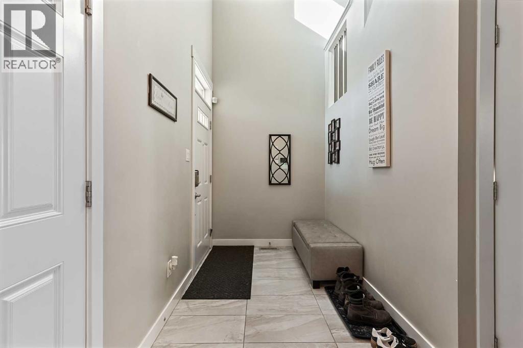 622 Moonlight Lane W