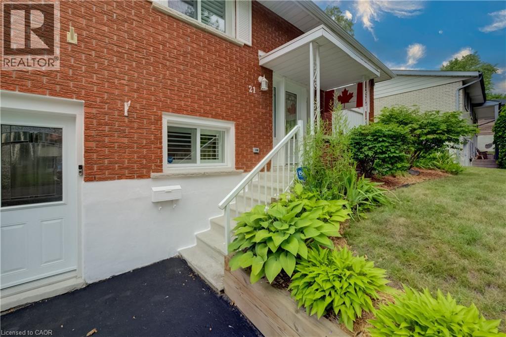21 KELLY Drive