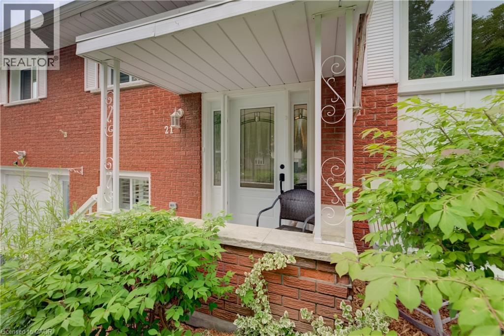 21 KELLY Drive