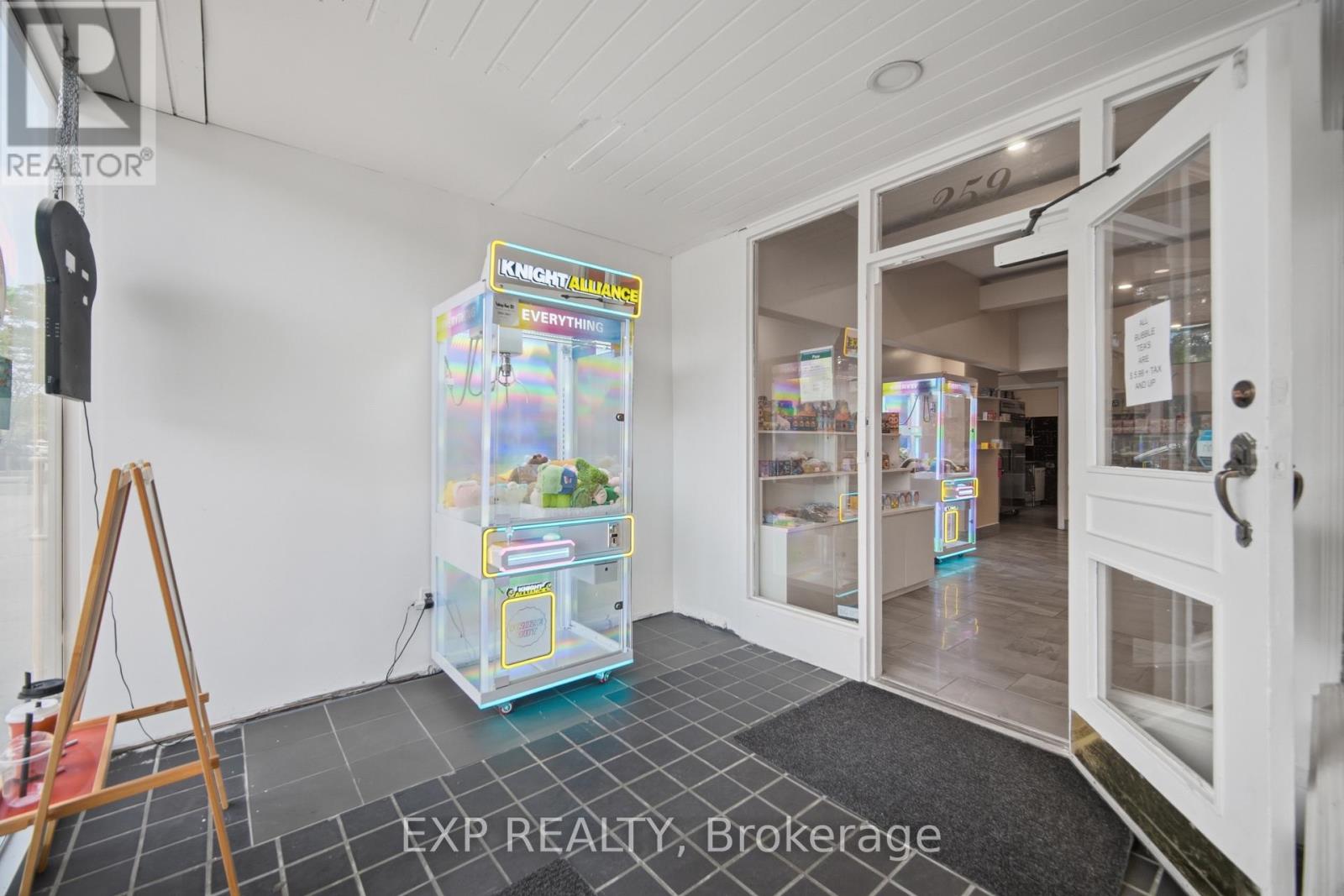 MAIN - 259 LAKESHORE ROAD E
