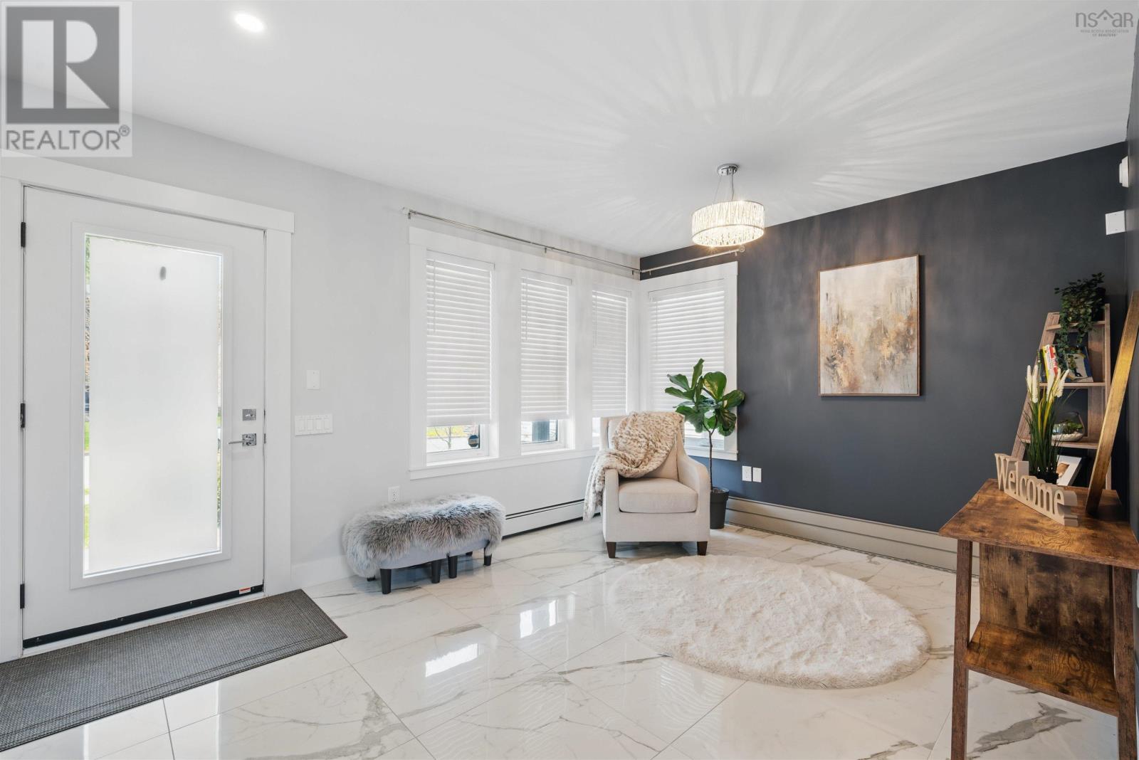 182 Amesbury Gate