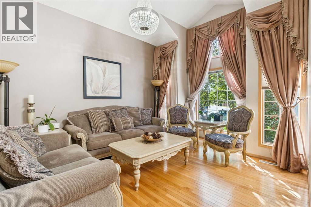 26 Mt Robson Close SE