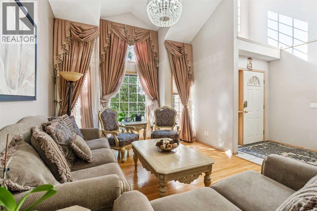 26 Mt Robson Close SE