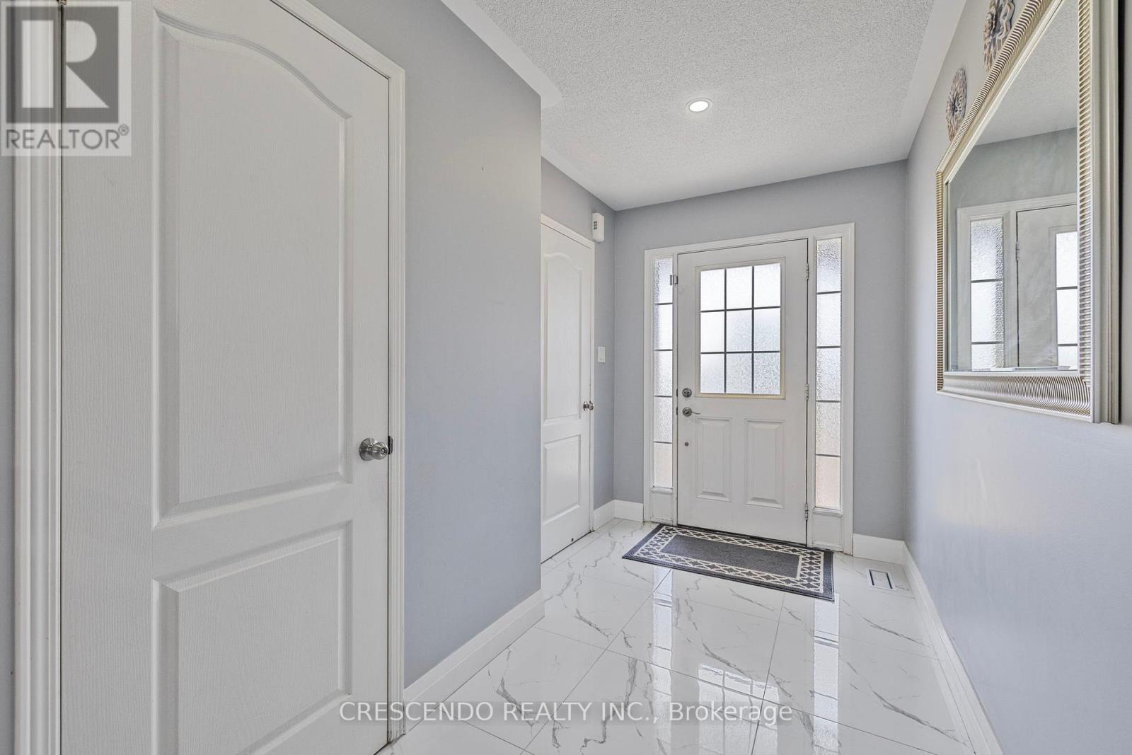 42 NAPOLEON CRESCENT