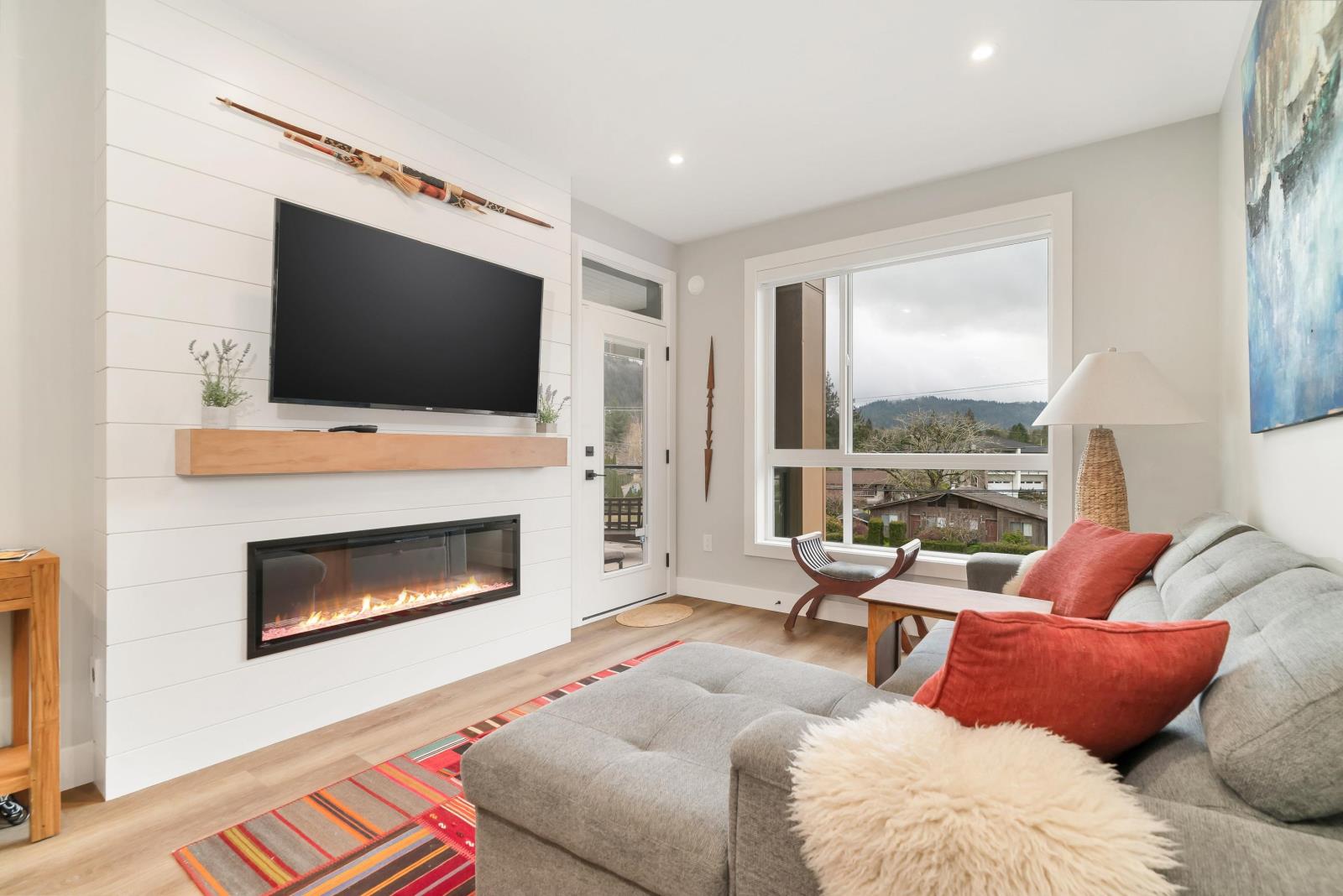 207 470 ESPLANADE AVENUE|Harrison Hot Springs
