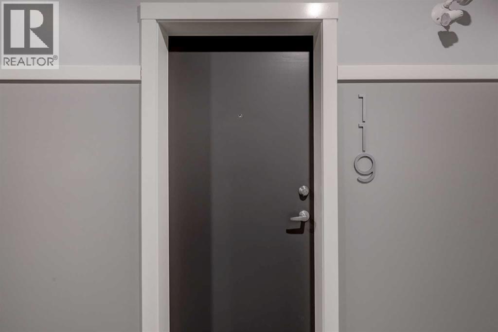 119, 245 Edith Place NW