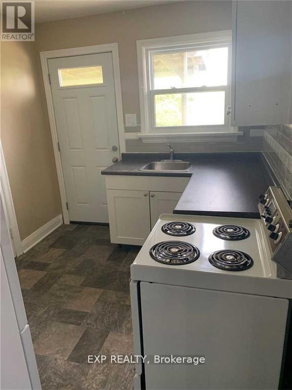 3 - 5108 MONTROSE ROAD