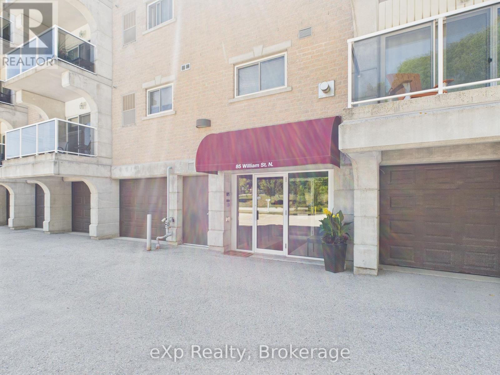 202 - 85 WILLIAM STREET N