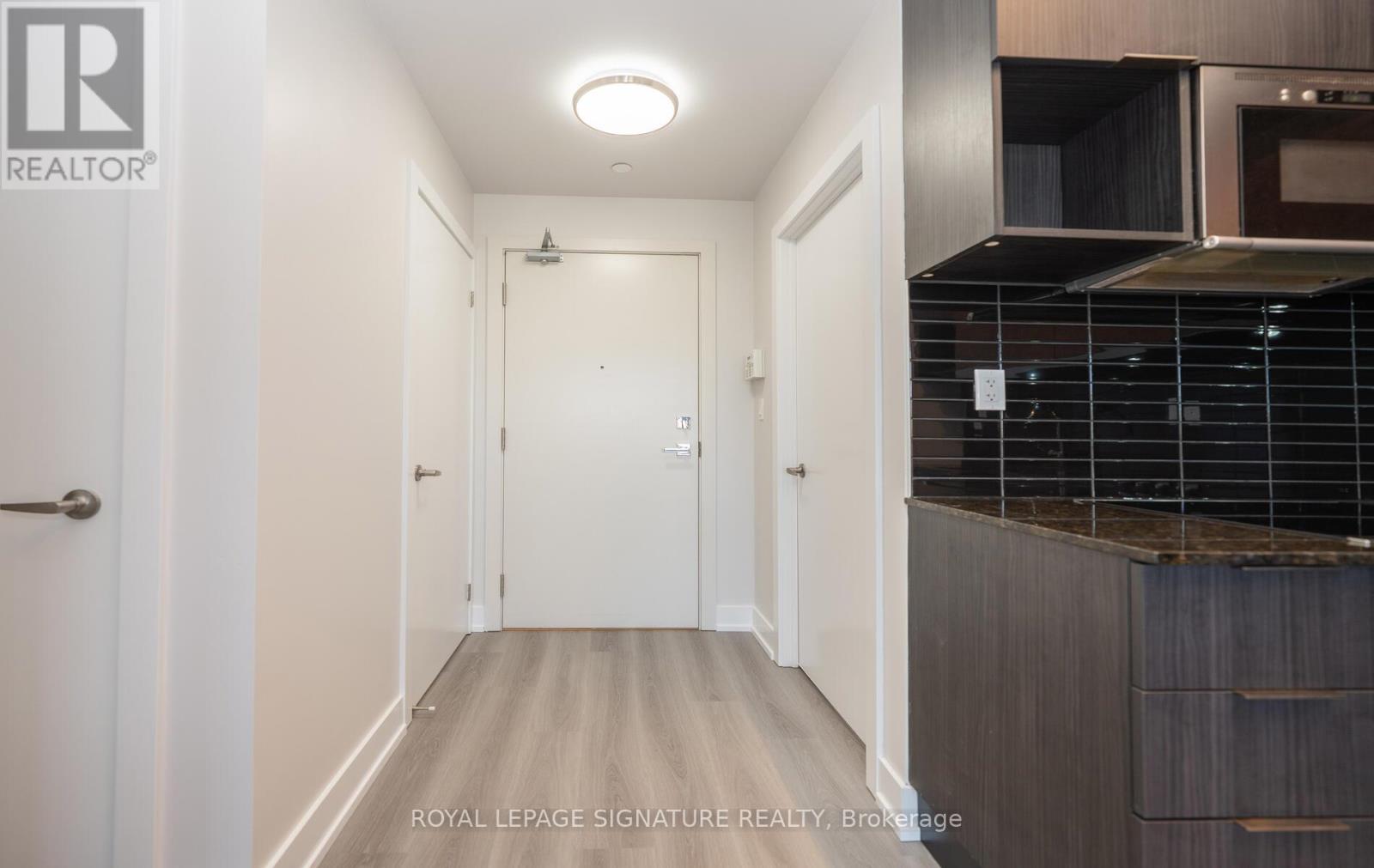 406 - 99 THE DONWAY W