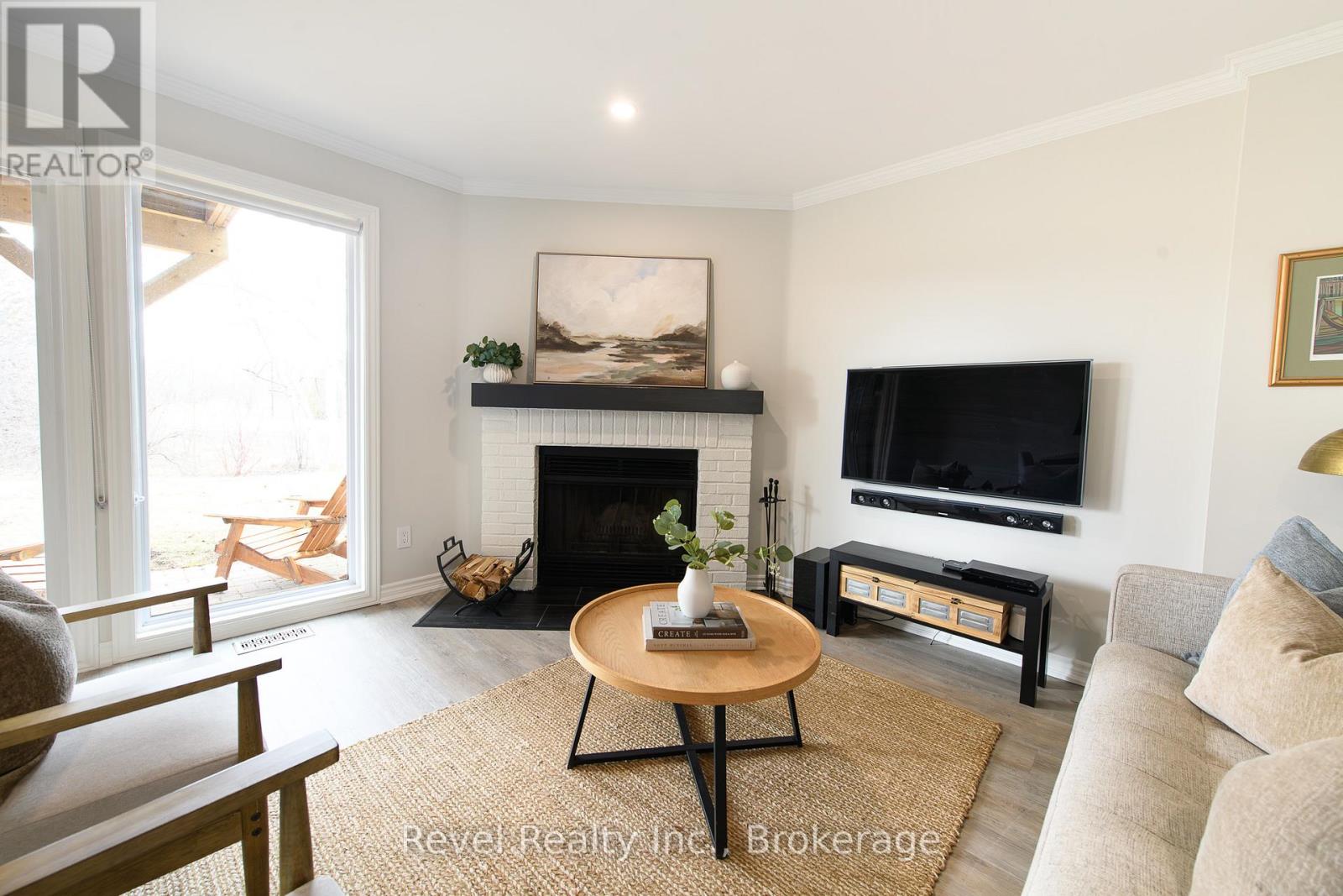 58 - 145 FAIRWAY CRESCENT