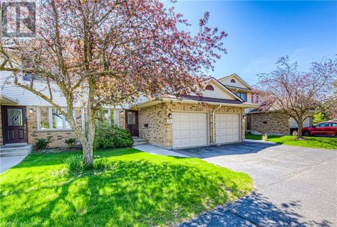 375 KINGSCOURT Drive Unit# 21 Waterloo ON N2K3N7