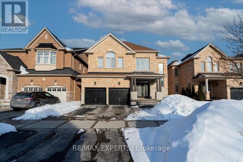 43 LEWIS AVENUE Bradford West Gwillimbury (Bradford) ON L3Z0X2