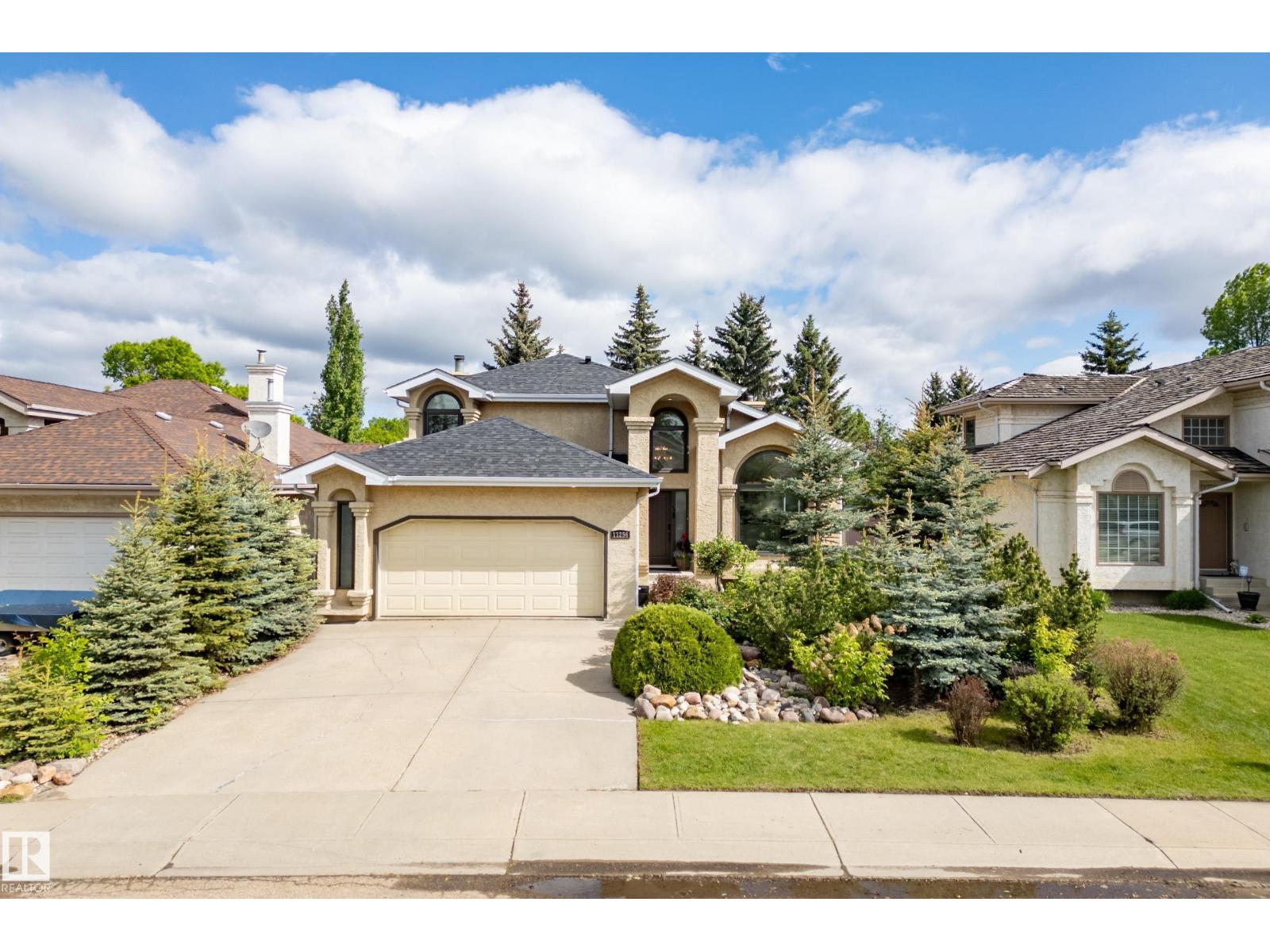 11256 10 AV NW