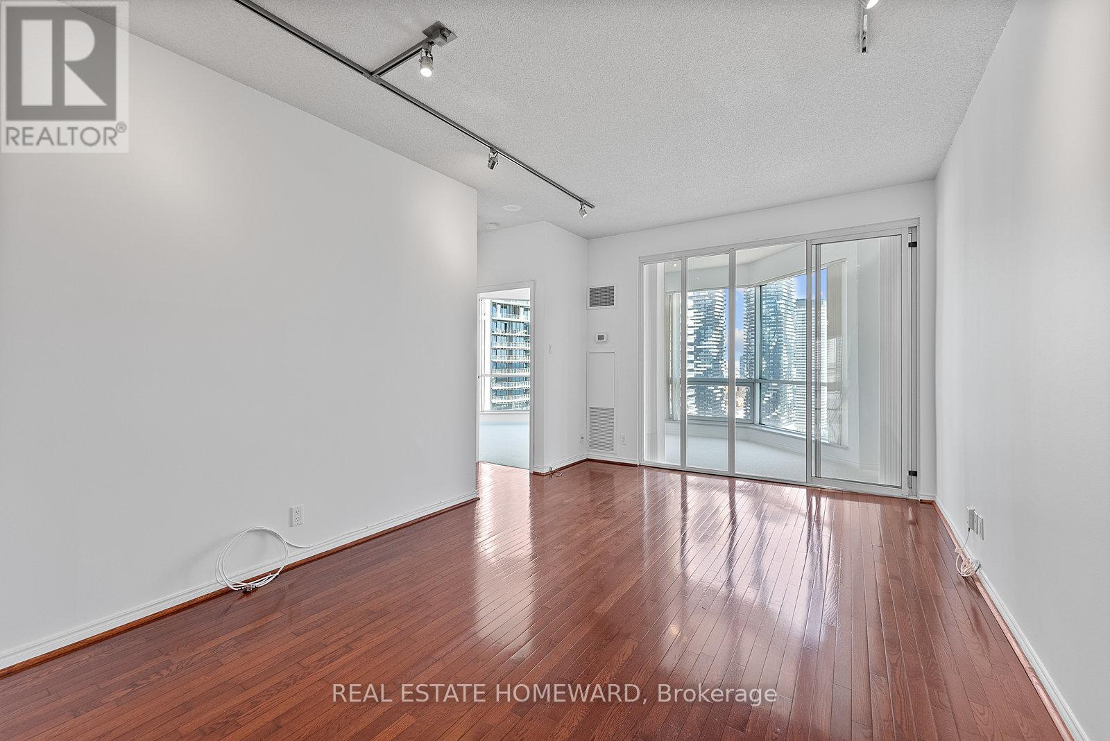 3408 - 10 YONGE STREET