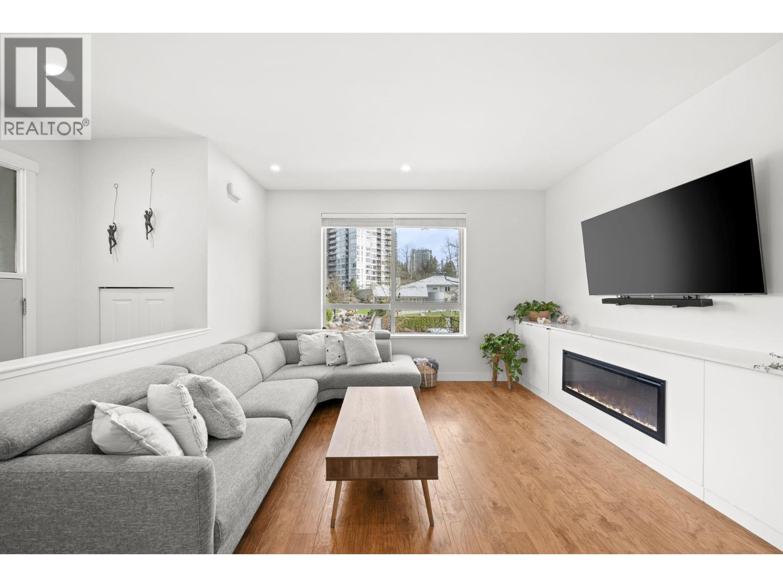 1 301 KLAHANIE DRIVE