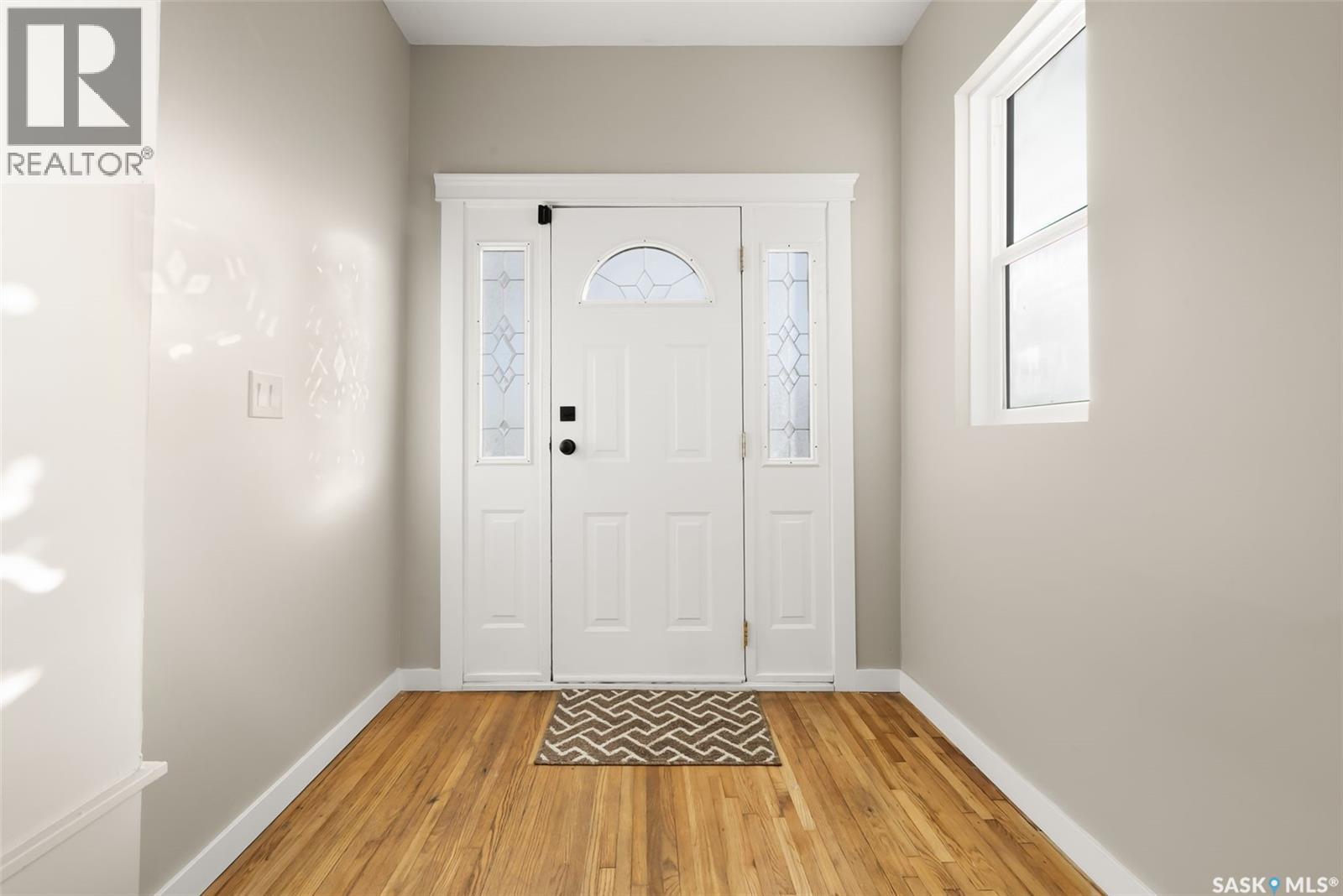 1230 Victoria AVENUE