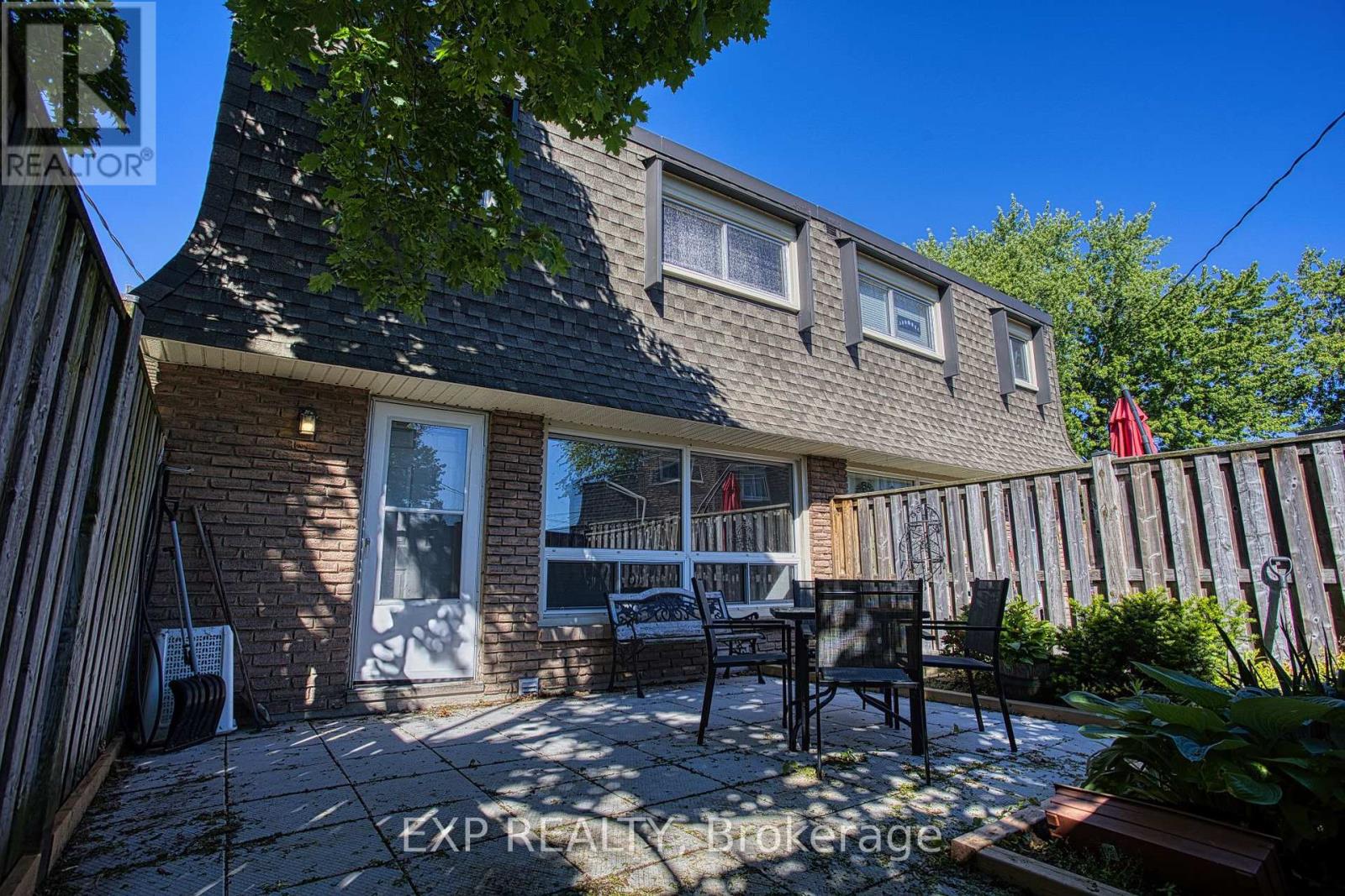 404 - 7 VIKING COURT