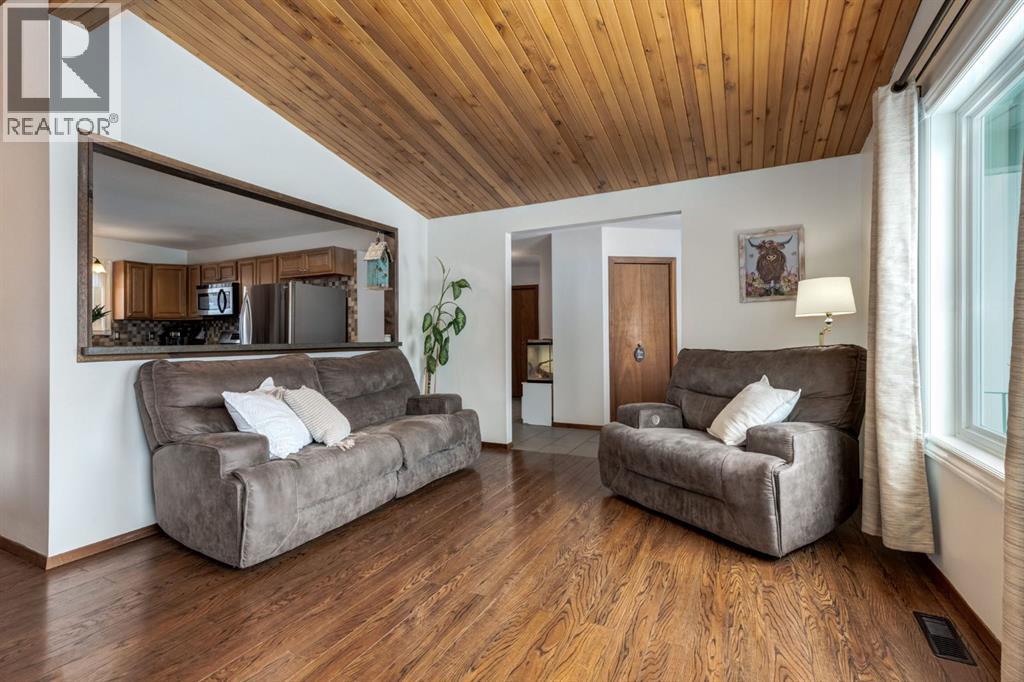 108 Westheights Close