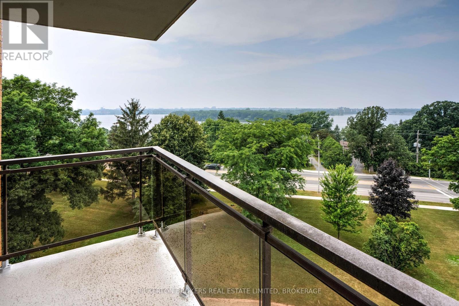602 - 120 BARRETT COURT