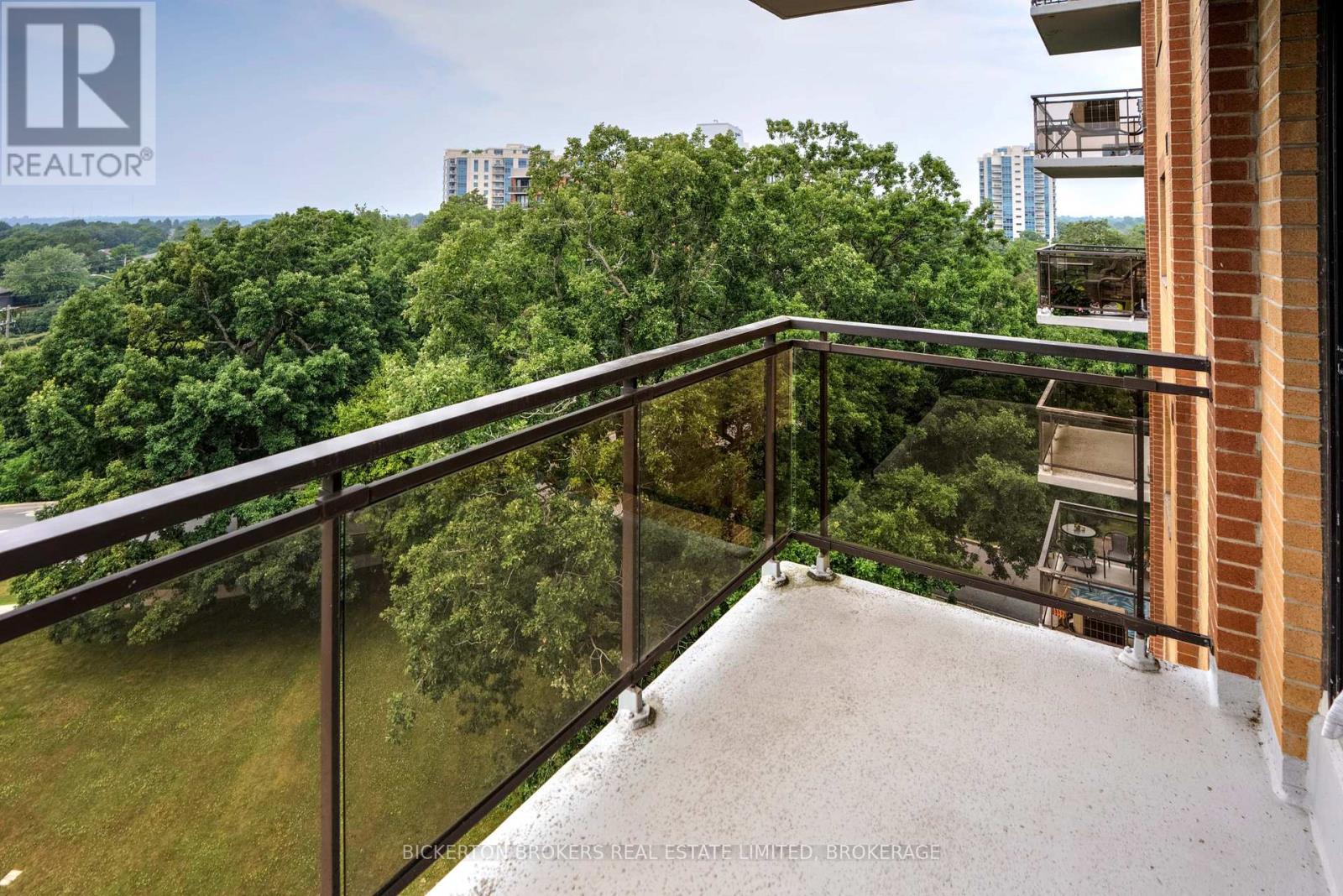 602 - 120 BARRETT COURT
