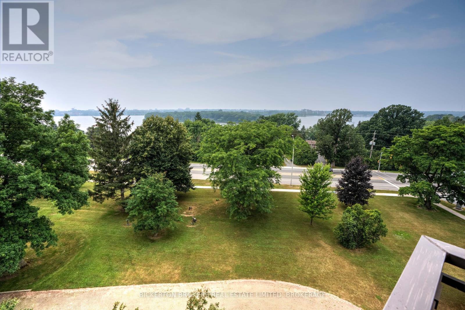 602 - 120 BARRETT COURT