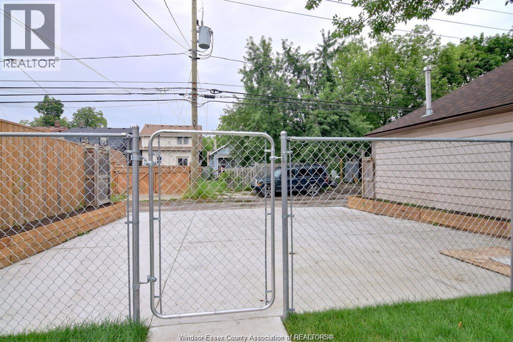 1076 JANETTE AVENUE Unit# LOWER