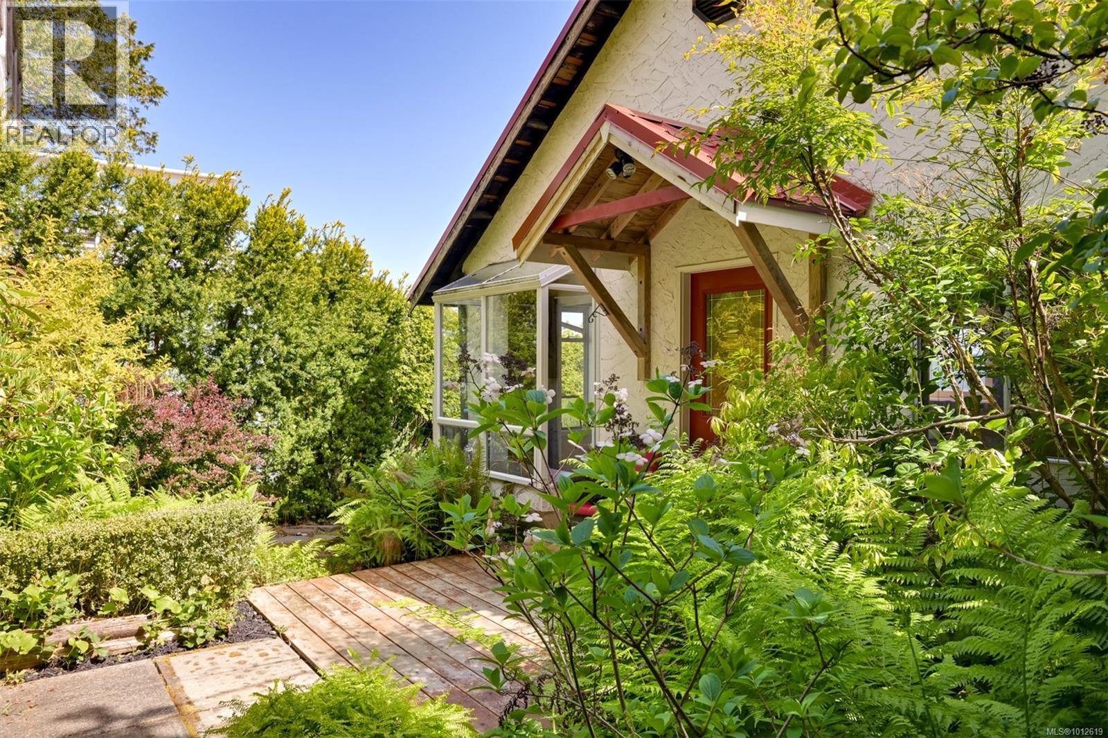 4955 Cordova Bay Rd