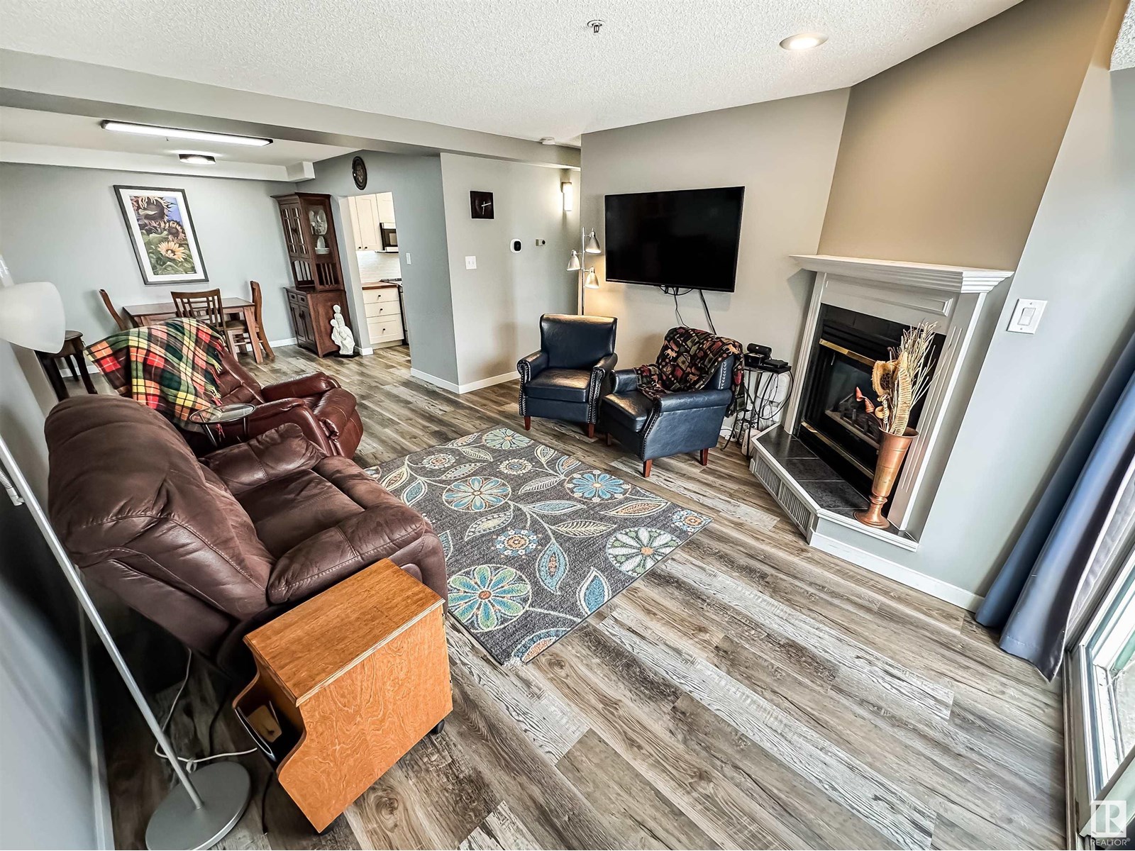 #303 9131 99 ST NW
