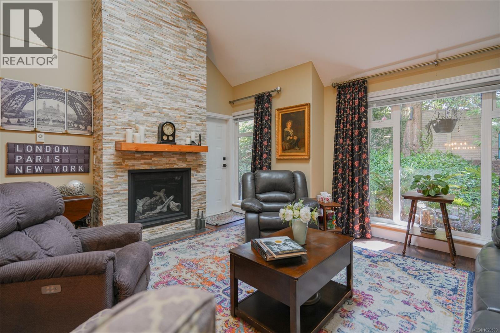 5272 Arbour Cres