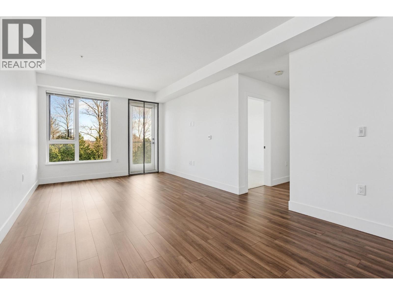 405 6933 CAMBIE STREET