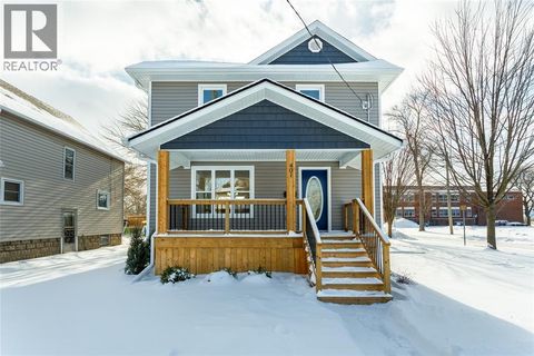401 DEVINE STREET Sarnia ON N7T1V6
