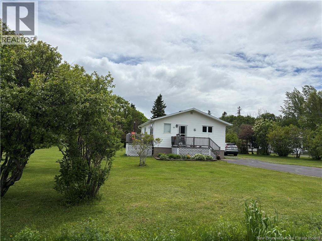 Photo 1 of 18 — 75 rue des chalets, Pointe-Verte, NB E8J2R4