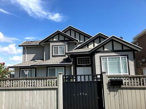 7596 144 STREET Surrey BC V3W5S6